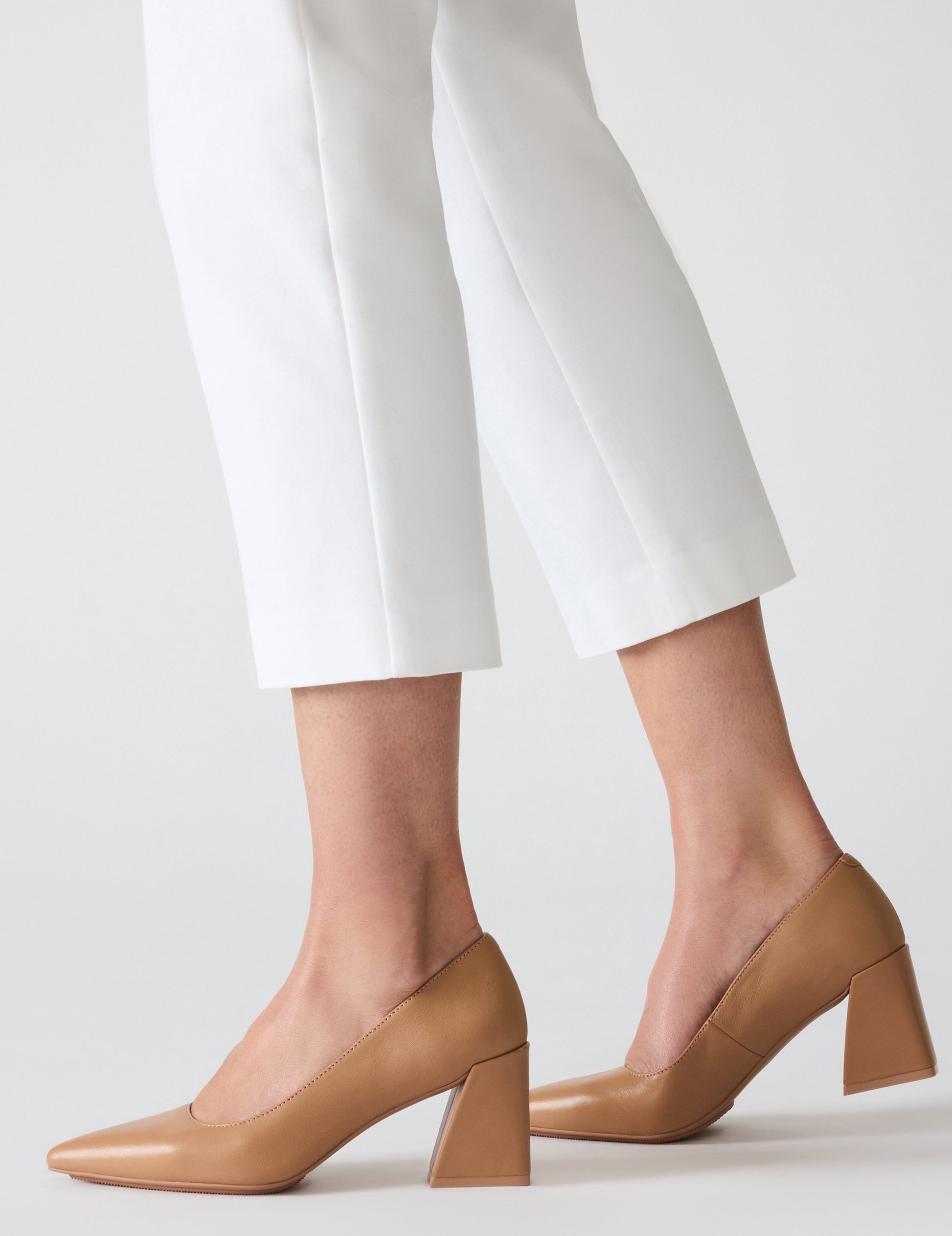 Anne Klein Relena Leather Pump in Nude Leather