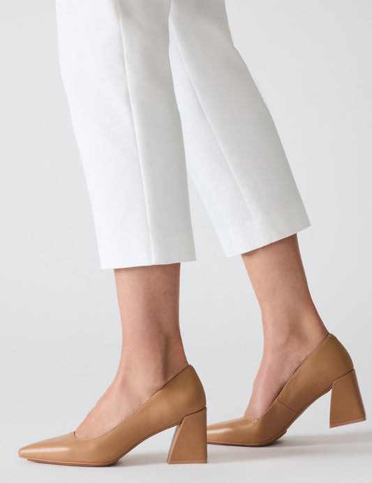 Anne Klein Relena Leather Pump in Nude Leather