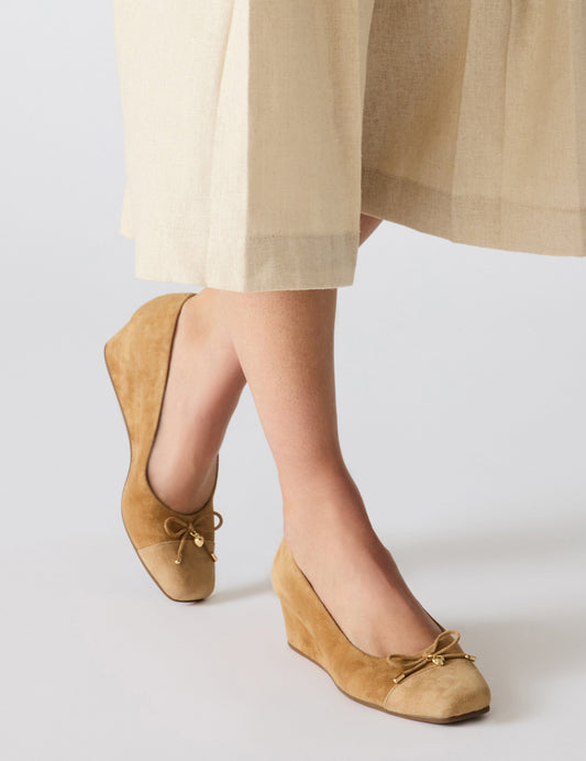 Anne Klein Leather Wedge Waiter Shoe in Tan Suede