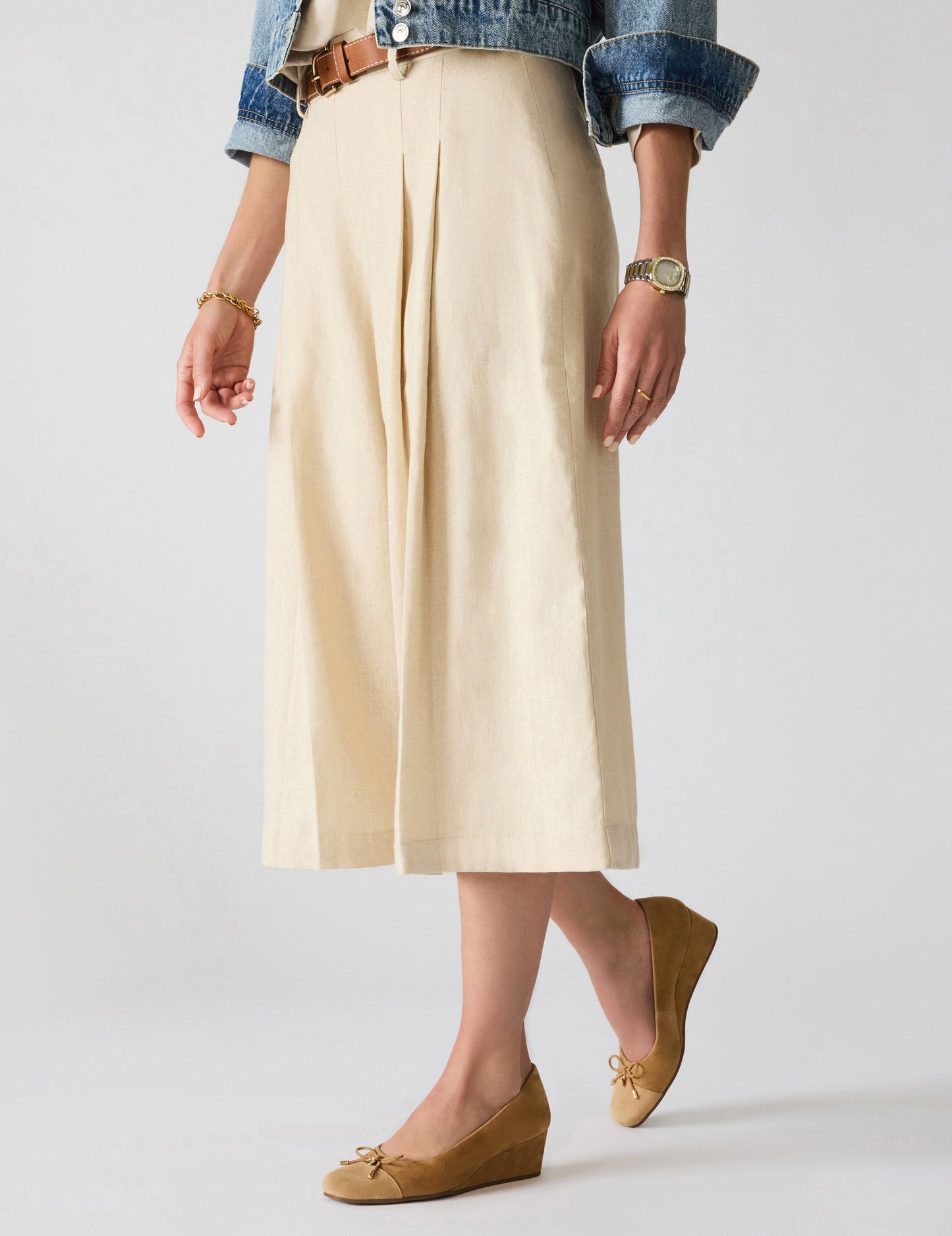 Anne Klein Leather Wedge Waiter Shoe in Tan Suede