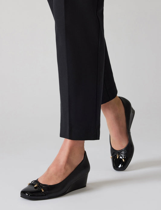 Anne Klein Leather Wedge Waiter Shoe in Black Leather